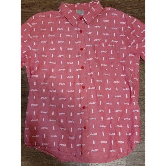 VINTAGE COCA-COLA LIGHT RED & WHITE PRINT BUTTON UP SHORT SLEEVE SHIRT SIZE XL - Picture 1 of 7